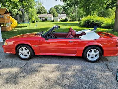 1987 Ford Mustang - GT Convertible 2D