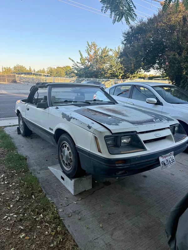 1985 Ford Mustang - GT Convertible 2D
