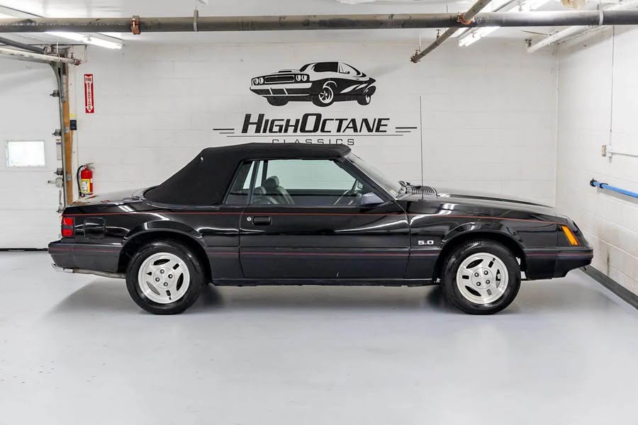 1983 Ford Mustang - Coupe 2D