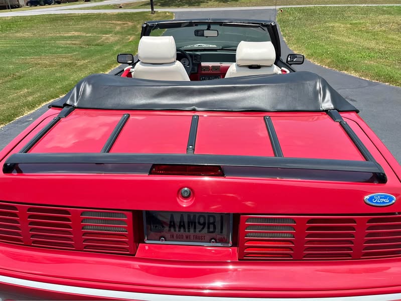 1989 Ford Mustang - Convertible 2D
