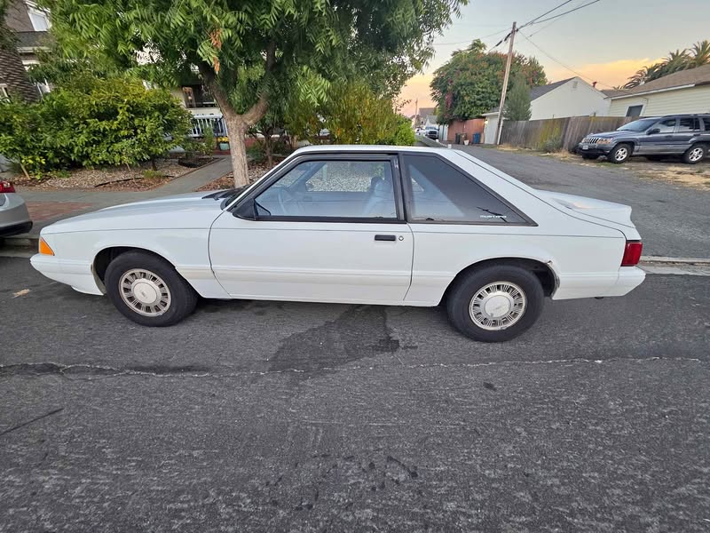 1993 Ford Mustang LX Coupe 2D