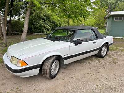 1989 Ford Mustang - Convertible 2D
