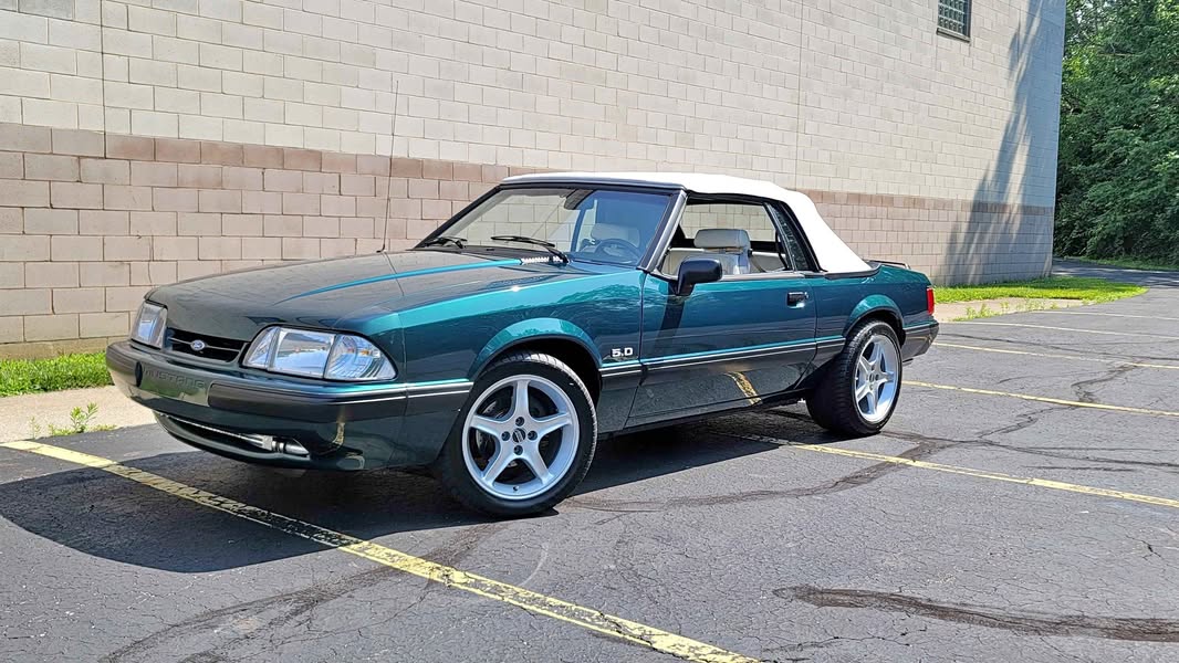 1991 Ford Mustang - Convertible 2D