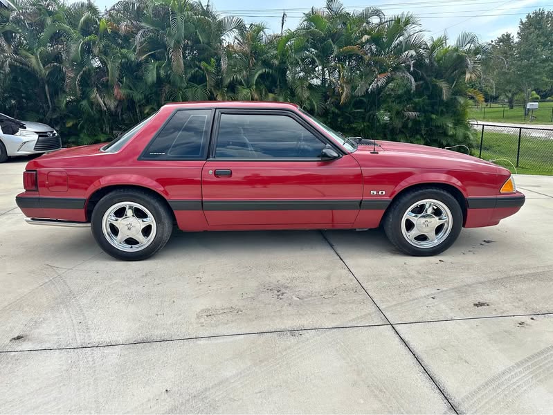 1989 Ford Mustang - Coupe 2D