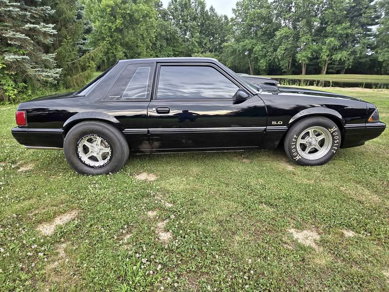 1990 Ford Mustang - Coupe 2D