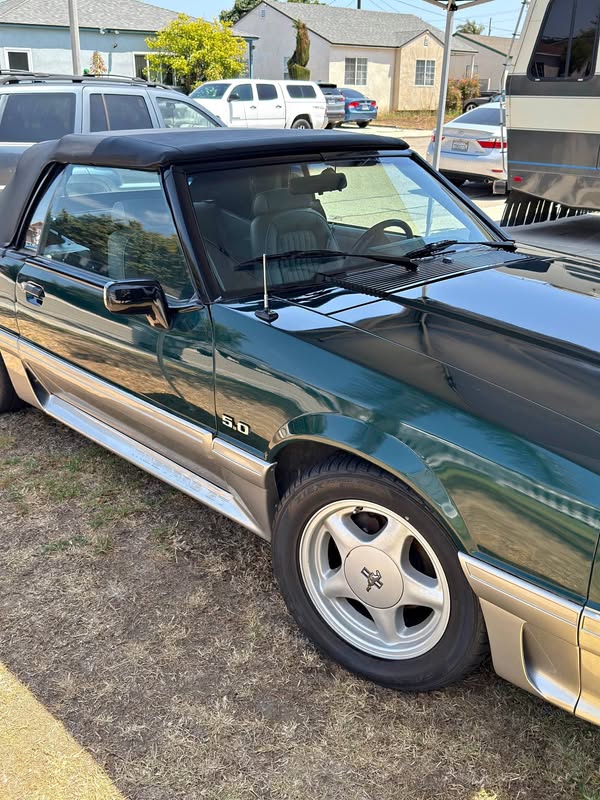1992 Ford Mustang - Convertible 2D