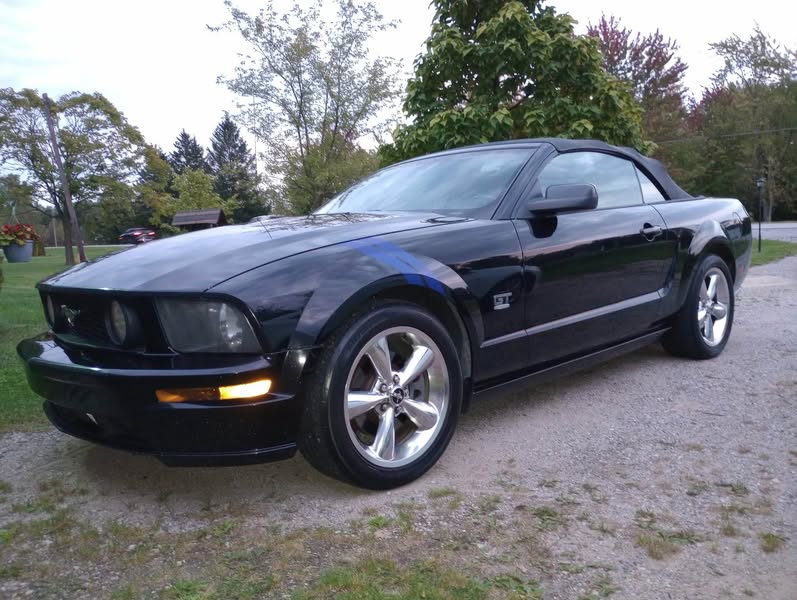 2006 Ford Mustang - Convertible 2D