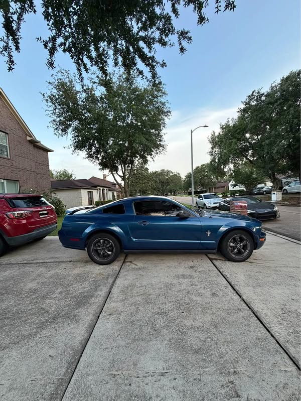 2006 Ford Mustang - V6 Coupe 2D