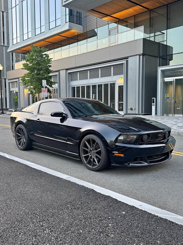 2010 Ford Mustang - GT Premium