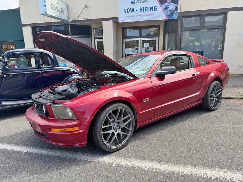 2005 Ford Mustang - Premium Coupe 2D