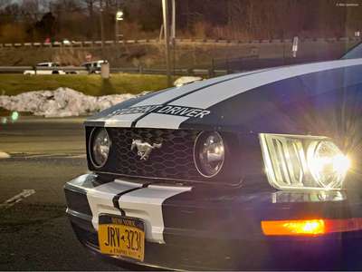 2005 Ford Mustang - Coupe 2D