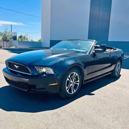 2014 Ford MUSTANG DELUXE