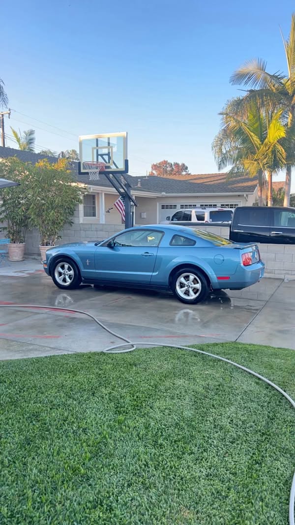 2008 Ford Mustang - Deluxe Coupe 2D