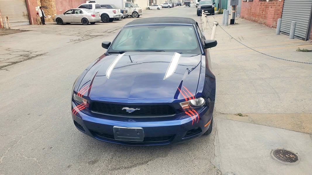 2010 Ford Mustang - Deluxe Convertible 2D