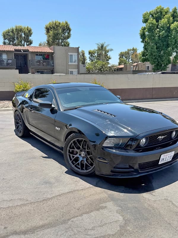 2014 Ford Mustang - Premium package