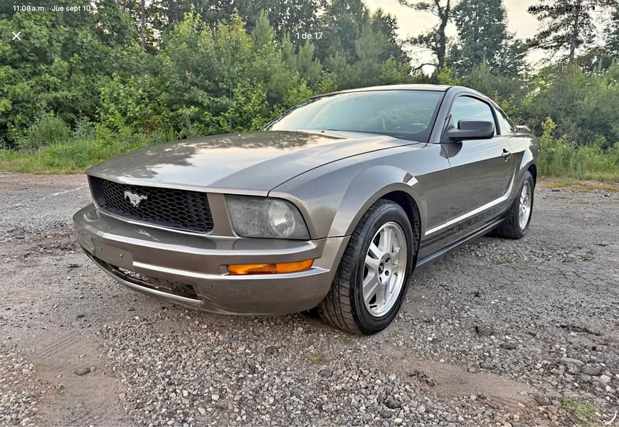 2005 Ford Mustang - Premium