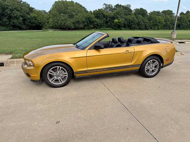 2010 Ford Mustang - Convertible 2D
