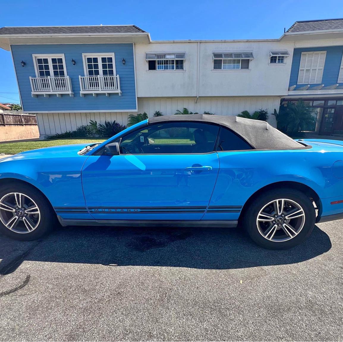 2010 Ford Mustang - Convertible 2D