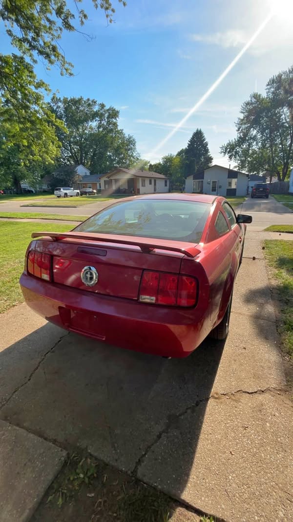 2005 Ford Mustang - V6 Premium Coupe 2D