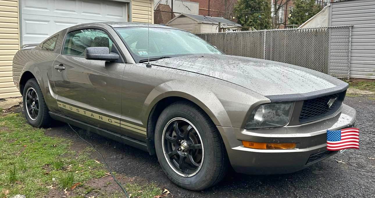 2005 Ford Mustang - Coupe 2D