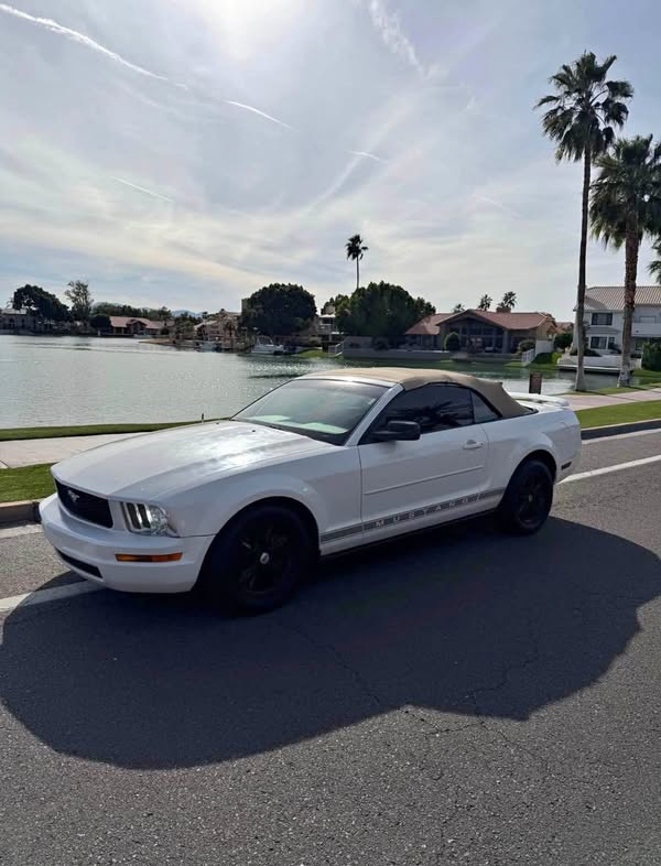 2006 Ford Mustang - V6 Convertible 2D