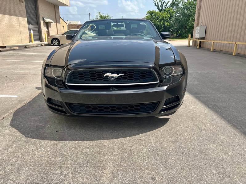 2013 Ford Mustang - Convertible 2D