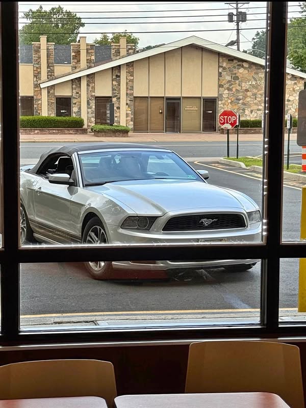 2014 Ford Mustang - Convertible 2D