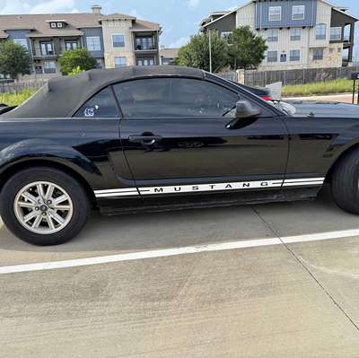2006 Ford Mustang - V6 Convertible 2D