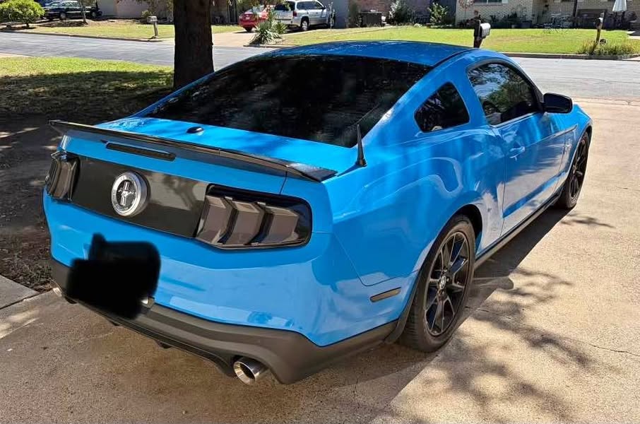 2011 Ford Mustang - V6 Premium