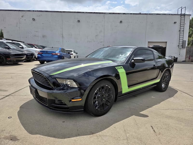2013 Ford Mustang - V6 Coupe 2D