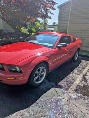 2006 Ford Mustang - Premium