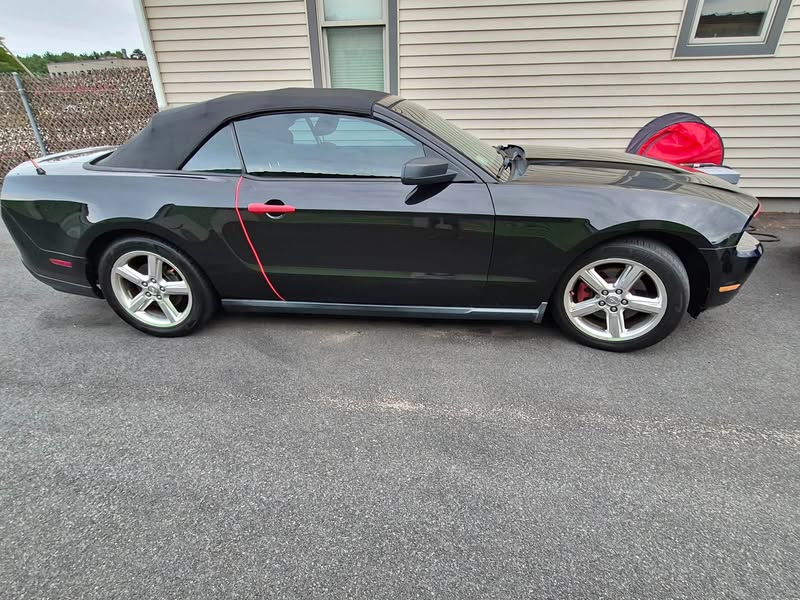 2012 Ford Mustang - V6