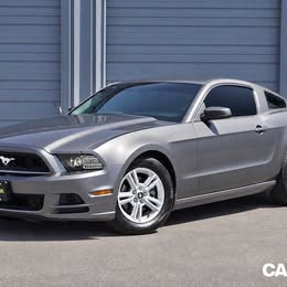 2014 Ford Mustang V6 LOW MILES ONLY 50K - V6 - GREAT DEAL HARD TO FIND