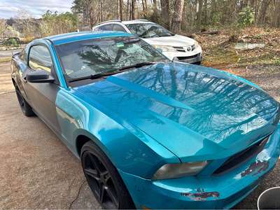 2012 Ford Mustang - V6