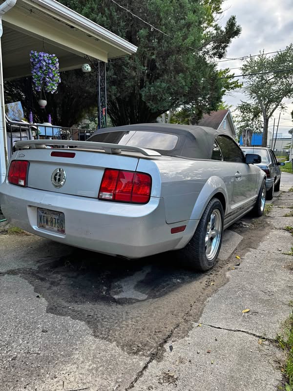 2005 Ford Mustang - Convertible 2D