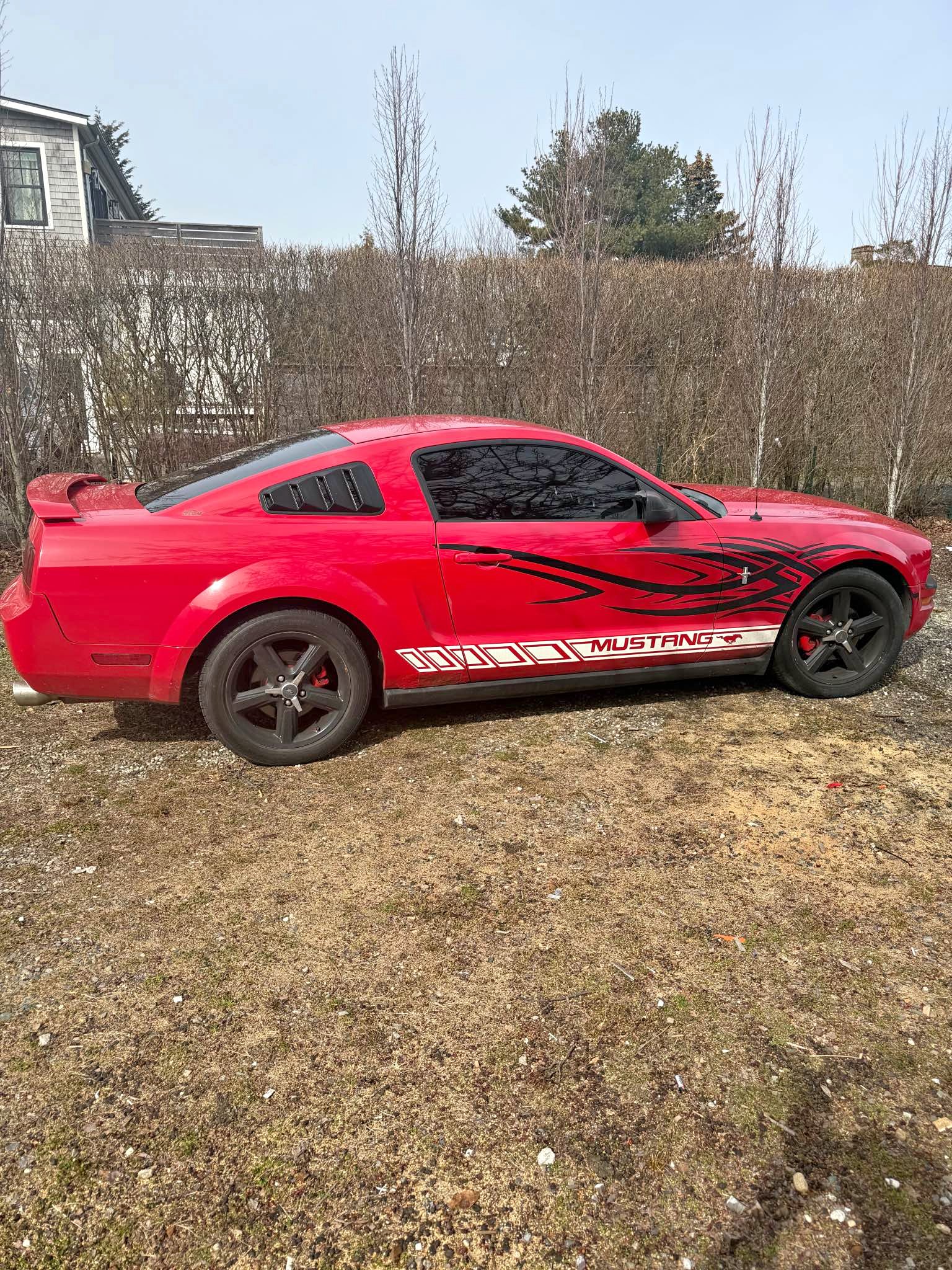 2006 Ford Mustang - 2 door