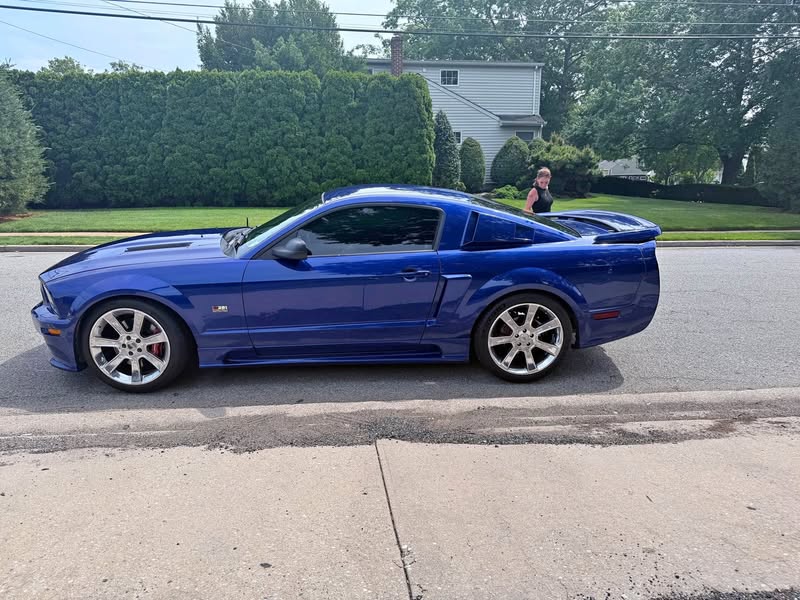 2005 Ford Mustang - GT