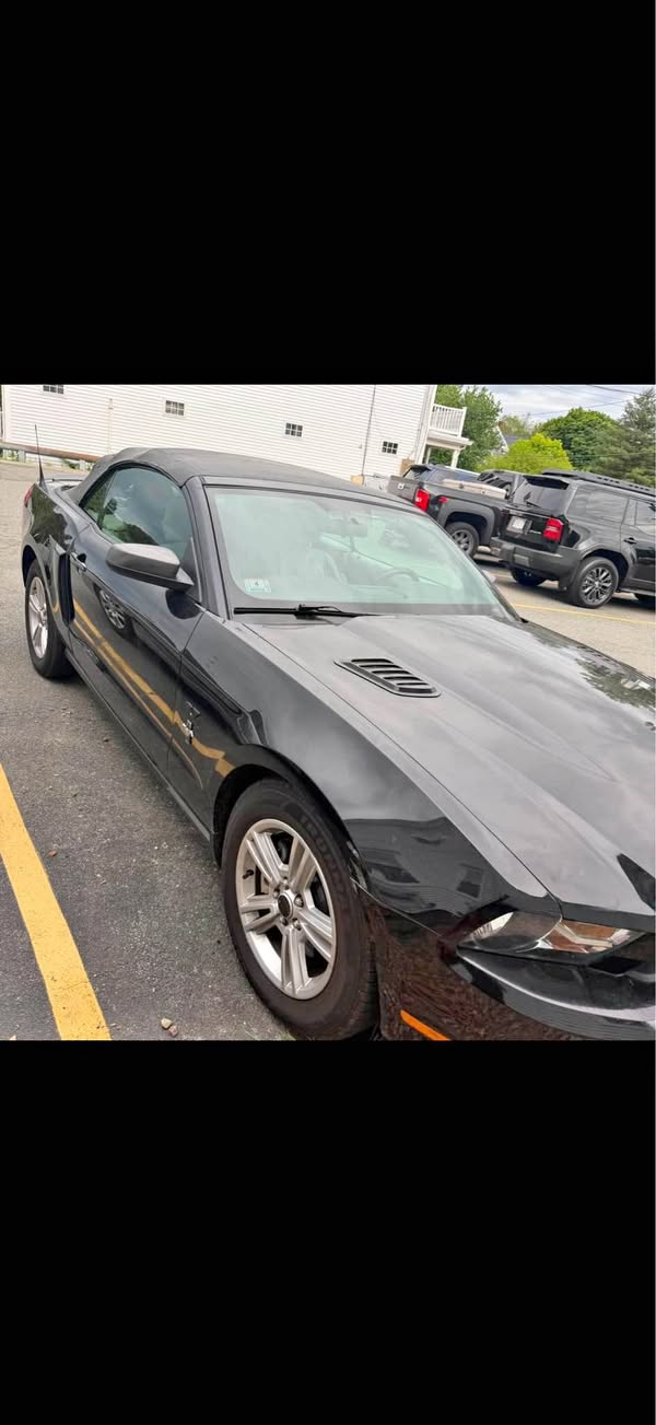 2011 Ford Mustang - Convertible 2D