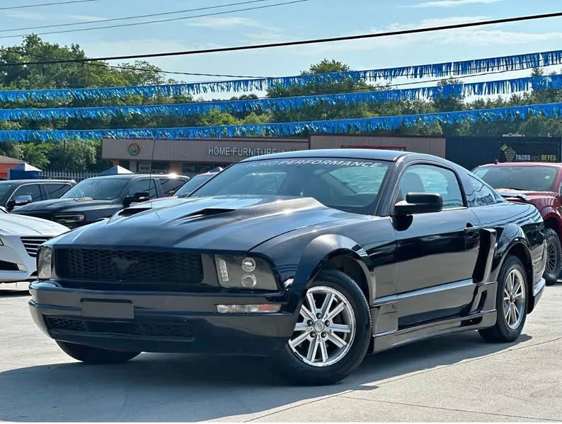 2007 Ford Mustang - Deluxe