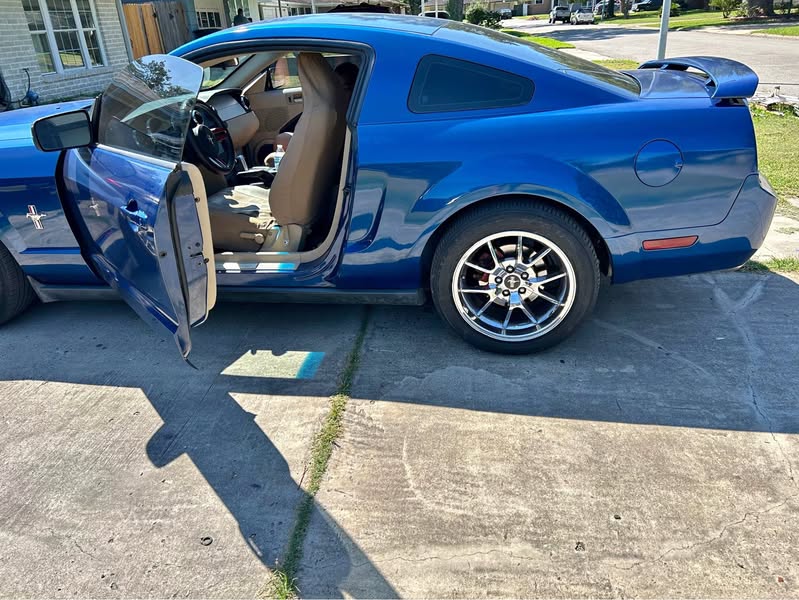 2006 Ford Mustang - V6 Premium Coupe 2D