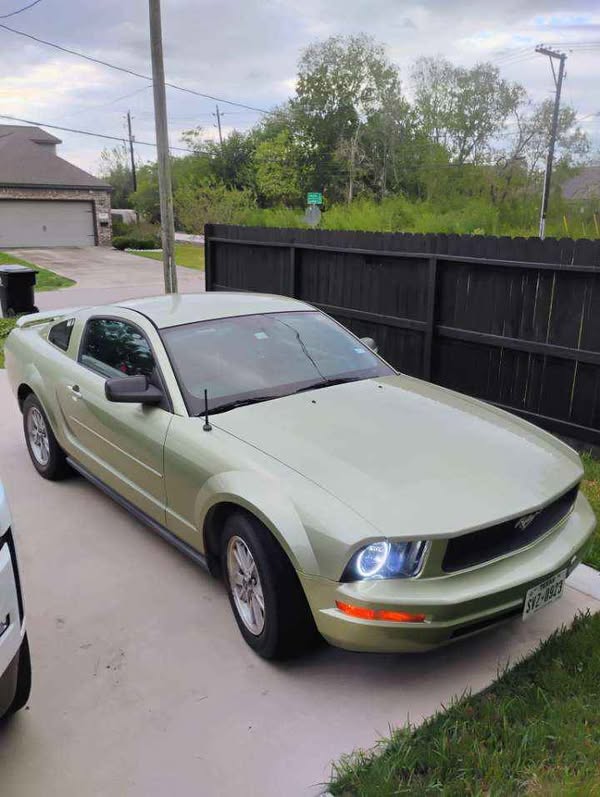 2006 Ford Mustang - Coupe 2D