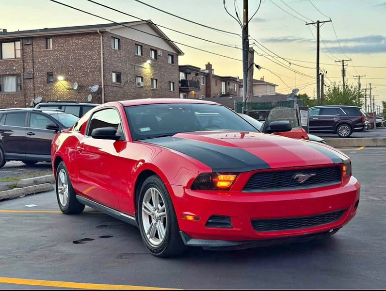 2012 Ford Mustang - V6 manual