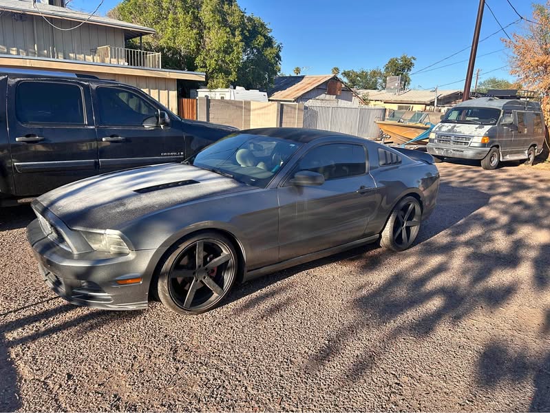 2014 Ford Mustang - V6