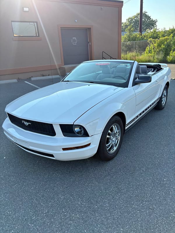 2005 Ford Mustang - Convertible 2D