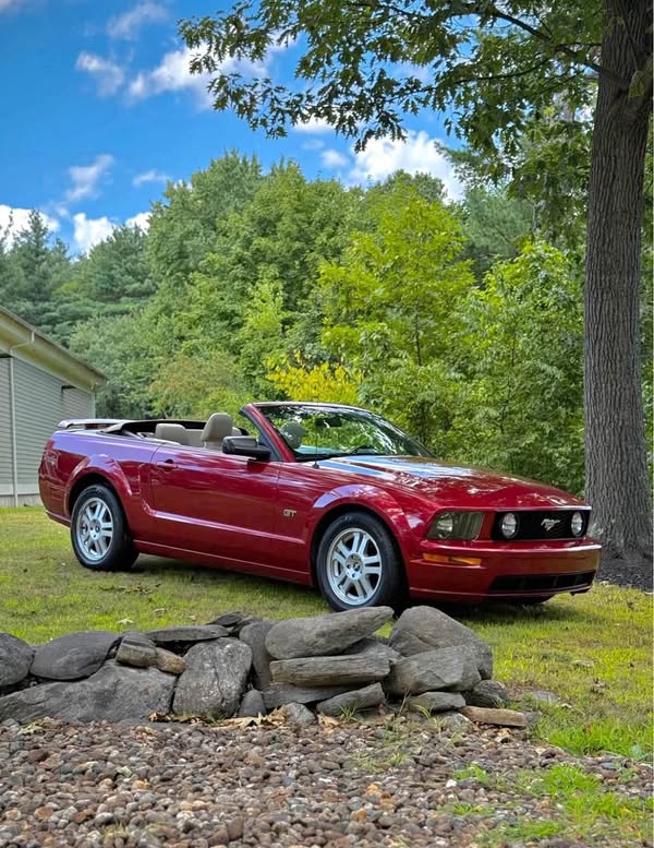 2007 Ford Mustang GT - Deluxe Convertible