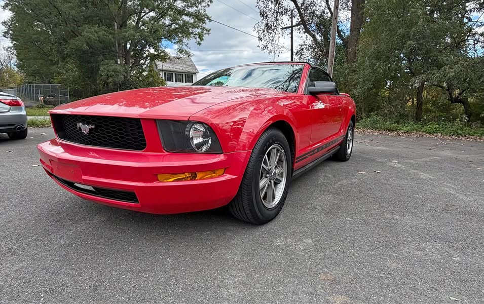 2005 Ford Mustang - Premium Convertible 2D