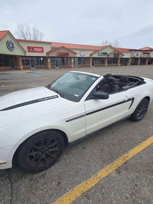2011 Ford Mustang - Premium Convertible 2D