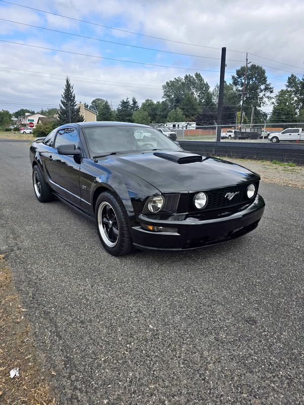 2008 Ford Mustang - Premium