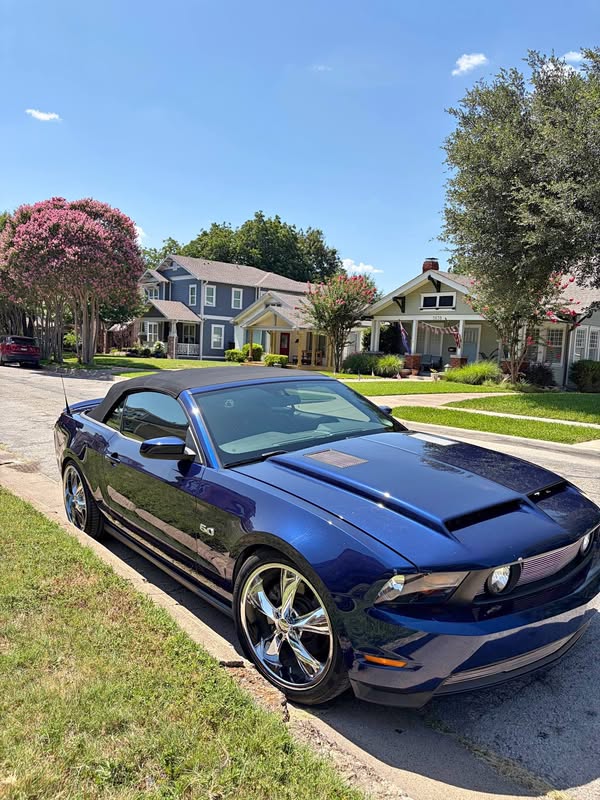 2012 Ford Mustang GT - Convertible
