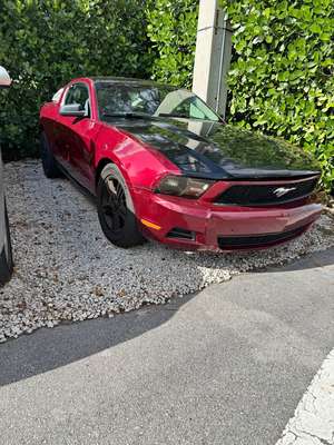 2011 Ford Mustang - V6